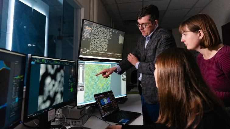 AI-Guided Electron Microscope Provides Unique Glimpse Into the World of MXenes