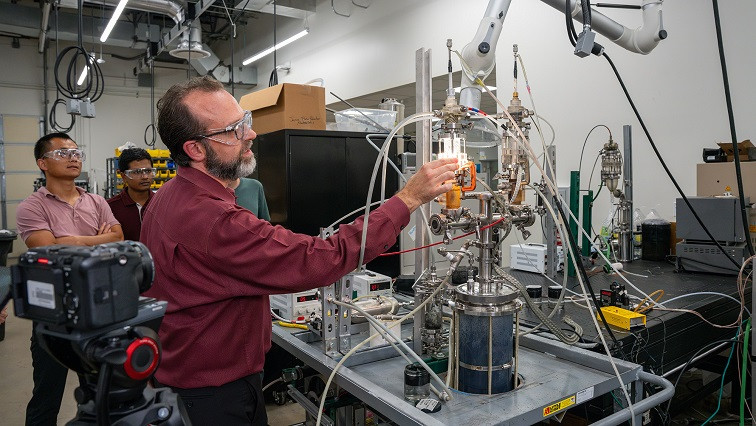 Unexpected Discovery Yields New Graphene Oxide Production Method