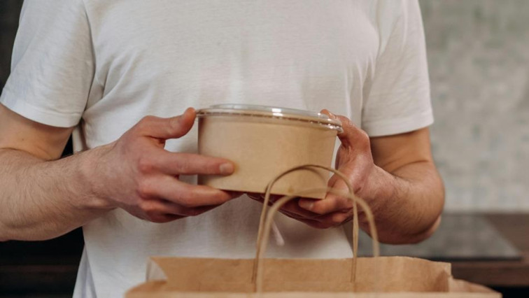 Novel Sensor-integrated Wrapper for Food Quality Monitoring and Preservation