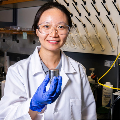 Rice Engineers’ Storage Technology Keeps Nanosurfaces Clean