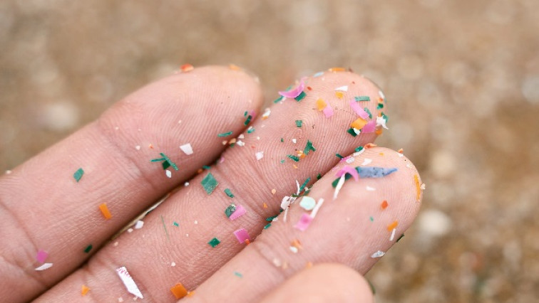 Chemicals Might Be Hitching a Ride on Nanoplastics to Enter Your Skin