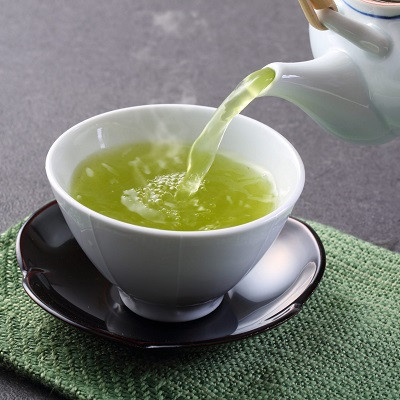 Using Green Tea as Reducing Reagent for the Preparation of Nanomaterials to Synthesize Ammonia
