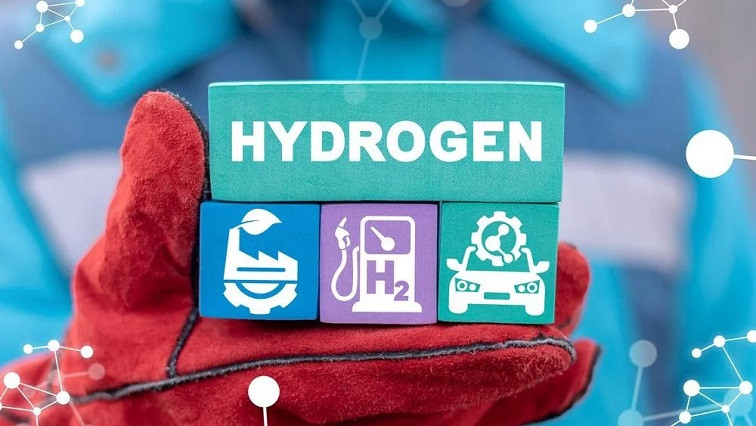 Using Nanotechnology to Address the Limitations of Hydrogen Production