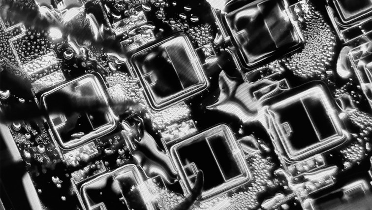 UChicago Scientists Create Novel, Ultrathin Material to Make Transistors