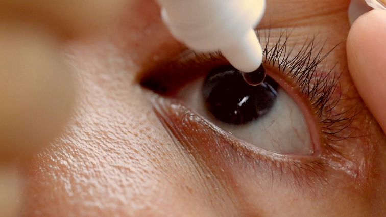 Eyes That Photosynthesise: NUS CDE Scientists Plant a Cure for Dry Eye Disease