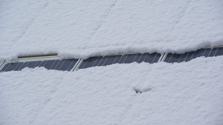 Nanotechnology Helps Solar Panels Thrive in Snowy Weather