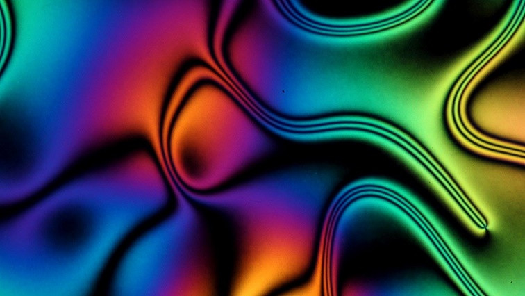 Inspired by Chameleons, Scientists Use Liquid Crystals to Create Color-Changing Materials