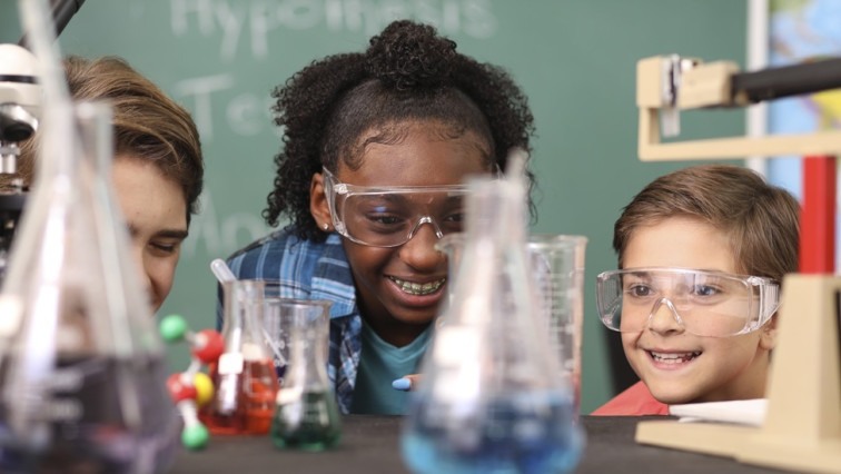 Could Nanotechnology Spark Elementary Students’ Curiosity in Science?