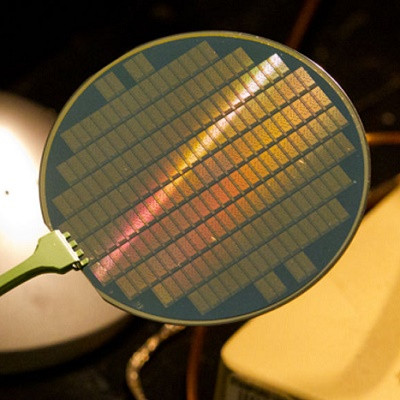 Scaled-Down Carbon Nanotube Transistors Inch Closer to Silicon Abilities