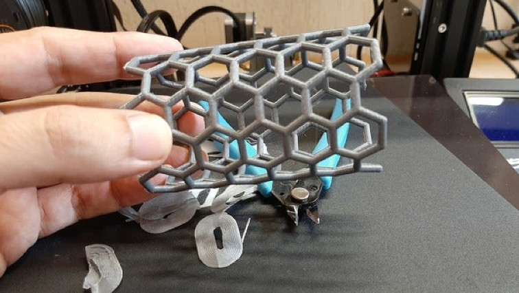 Researchers Make Carbon Nanotube Patterns Called Moirés for Materials Research