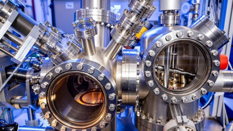 Unexpectedly High Heat Transfer in the Nanoworld