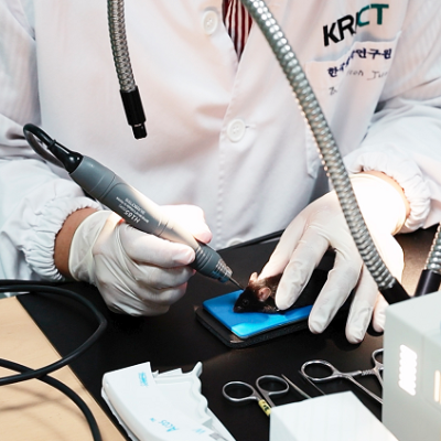 Next-generation Nanoparticle–stem Cell Hybrids Open a New Horizon in Bone Regeneration