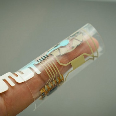 Finger Wrap Uses Sweat to Provide Health Monitoring at Your Fingertips—Literally