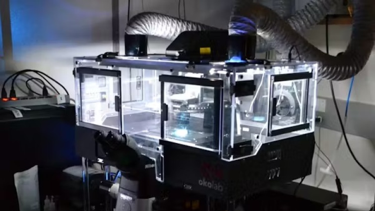 Electric Fields Steered Nanoparticles Through A Liquid-filled Maze – This New Method Could Improve Drug Delivery and Purification Systems