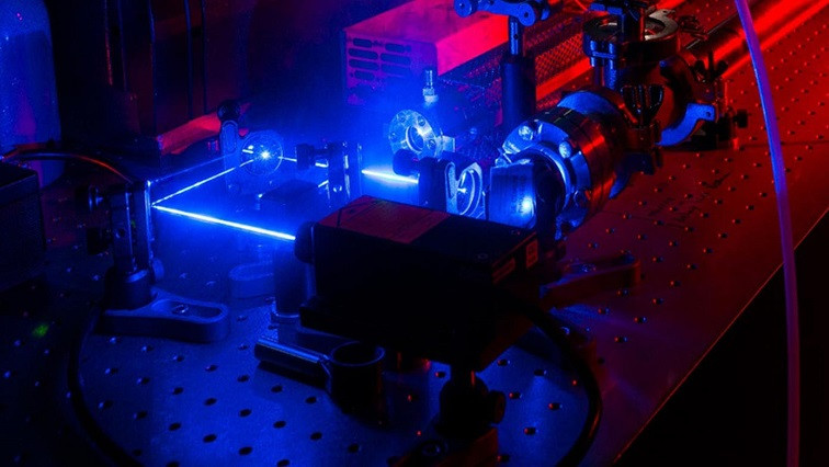 World’s Most Compact Semiconductor Laser Addresses the ‘Green Gap’ Problem
