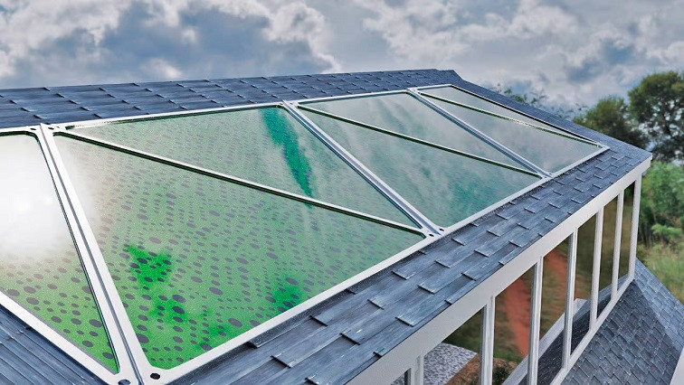 Algae Biopanel Windows Make Power, Oxygen and Biomass, and Suck Up CO2