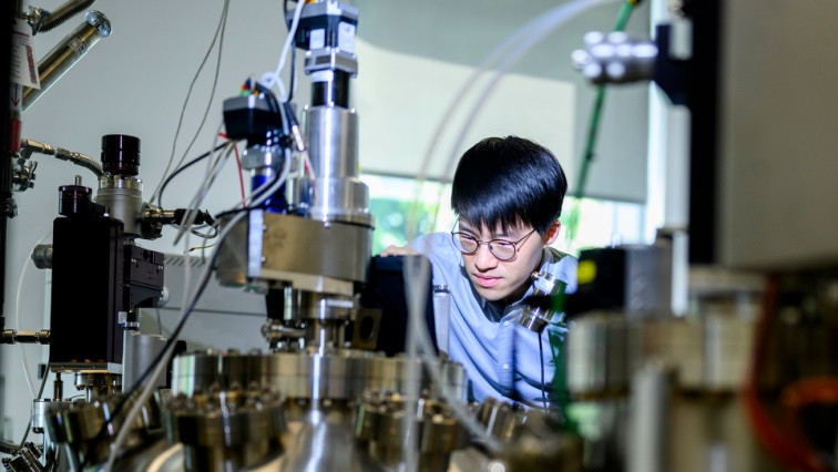 Northeastern Professor Achieves Major Breakthrough in the Manufacture of Quantum Computing Components