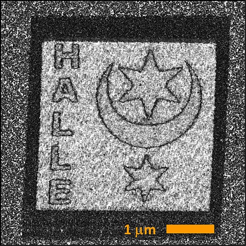 The researchers created this tiny Halle coat of arms with the help of their newly discovered effect.