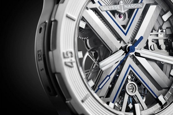 How nanotechnology is breaking boundaries in luxury watches: Hermès'  incorporated a photolithography technique for its Cape Cod Crépuscule while  Tag Heuer patented a carbon composite hairspring | South China Morning Post