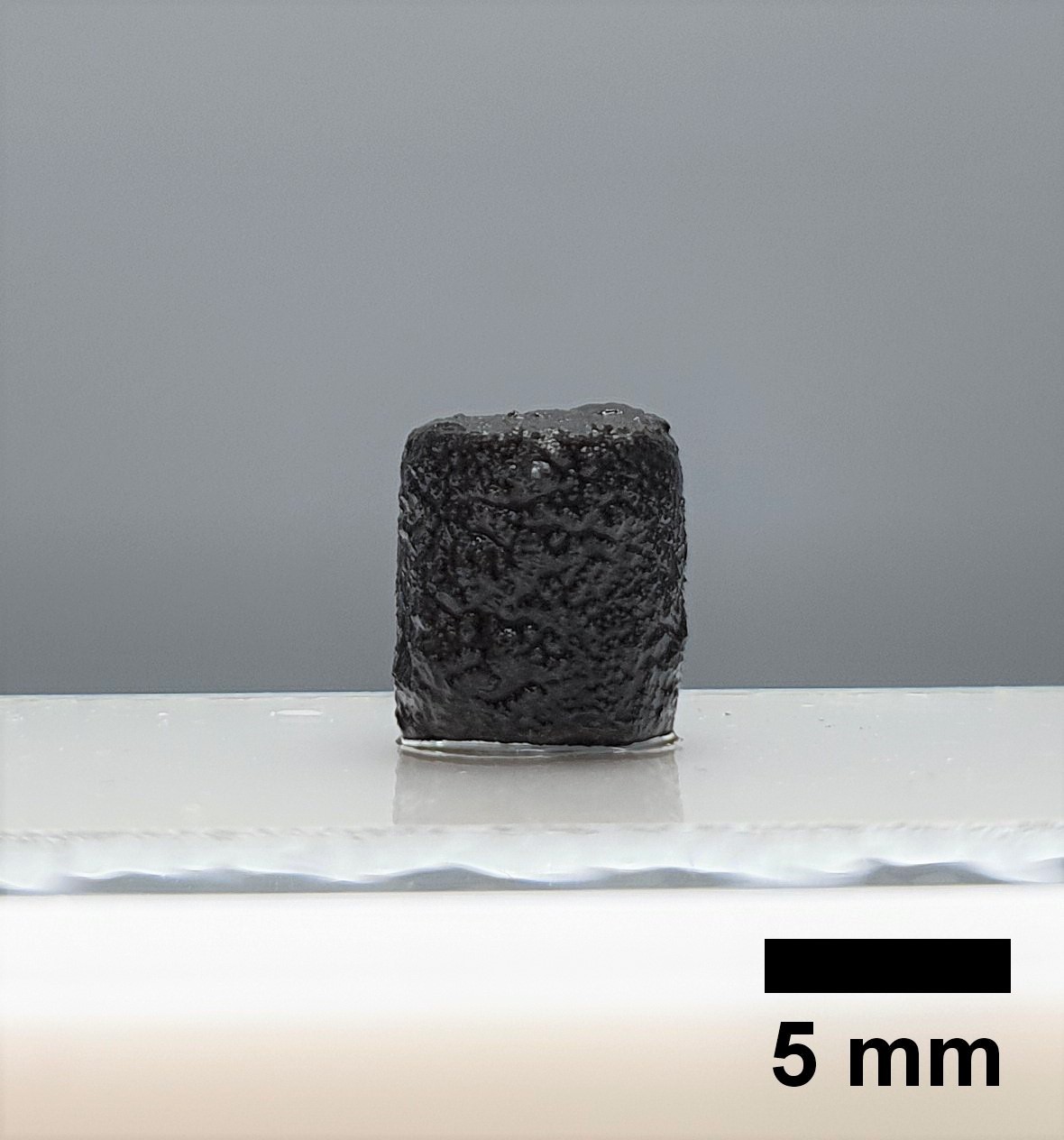 The electrically conductive hydrogel