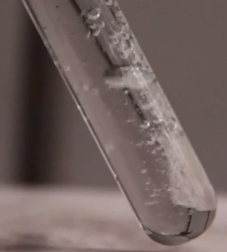 Bubbles of hydrogen gas are generated from the reaction of water with an aluminum-gallium composite
