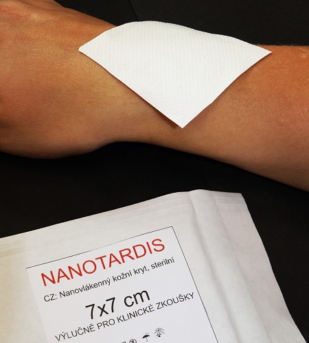 Nonwoven nanotextile NANOTARDIS. With its morphological and physical-chemical properties, the device promotes the healing of clean acute wounds